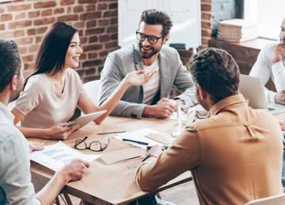 چگونه شوخ طبع باشیم؟ 9 راه پرورش حس شوخ طبعی