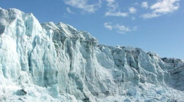 قدمت قدیمی ترین یخچال طبیعی زمین چقدر است؟